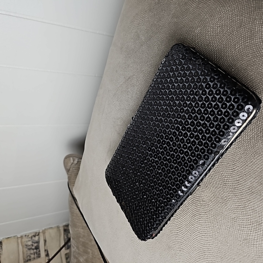 Sequin Wallet - Picture 2 of 4